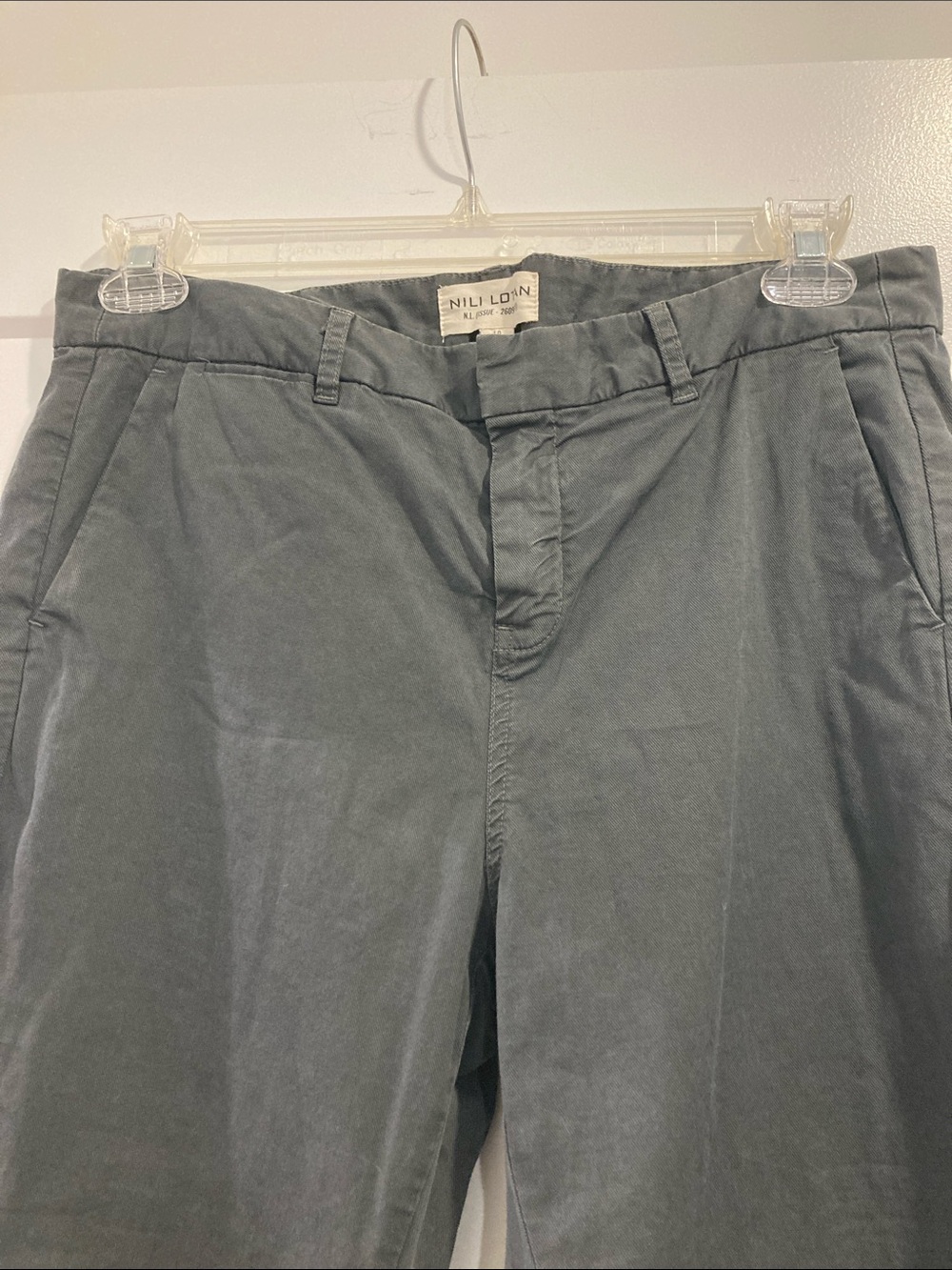 Nili Lotan Woman’s Montauk Pants in Grayish Green. Excellent Condition